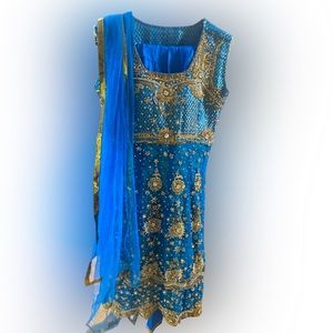 Raw silk blue blend with gold 3 piece brand new pajami suit with 3/4 sleeves.
